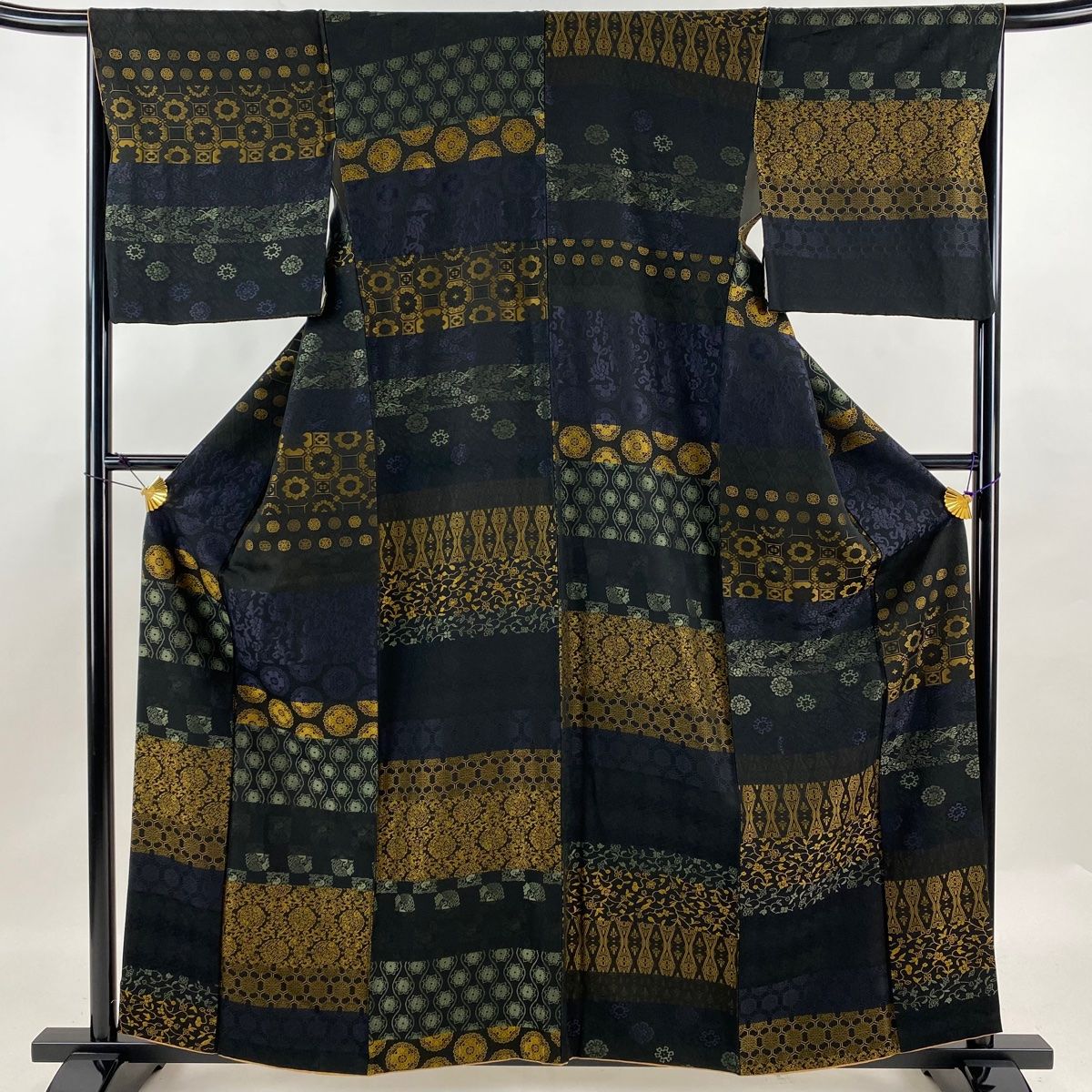 小紋 身丈159.5cm 裄丈66cm M 袷 花唐草 名物裂 黒 正絹