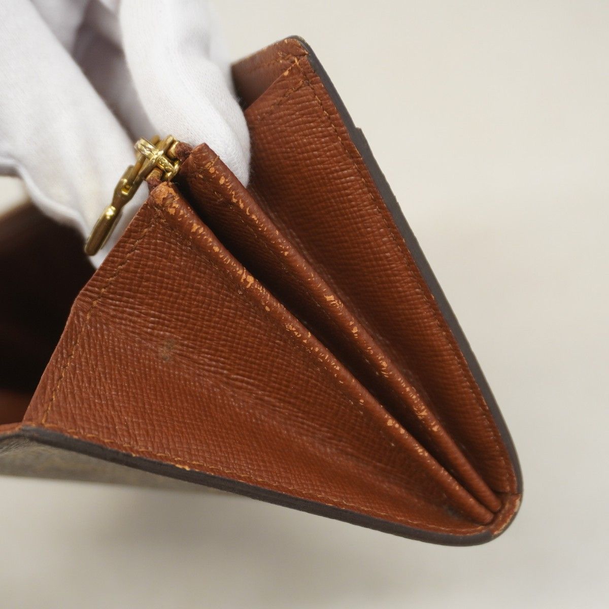 ポシェットポルトモネクレディ