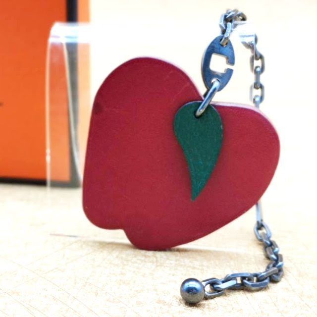 HERMES バッグチャーム 　りんご　アップル　箱付き Hermes エルメス アップルチャーム りんご バッグチャーム