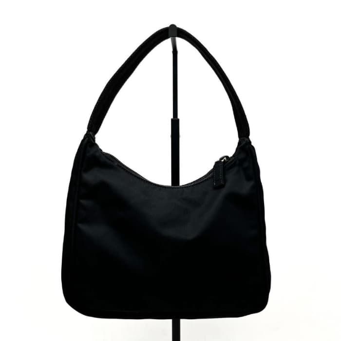 プラダ PRADA アクセサリーポーチ 三角ロゴ 黒 ブラック ナイロン ◇美品◇ PRADA プラダ アクセサリーポーチ 黒三角ロゴ ハンドポーチ