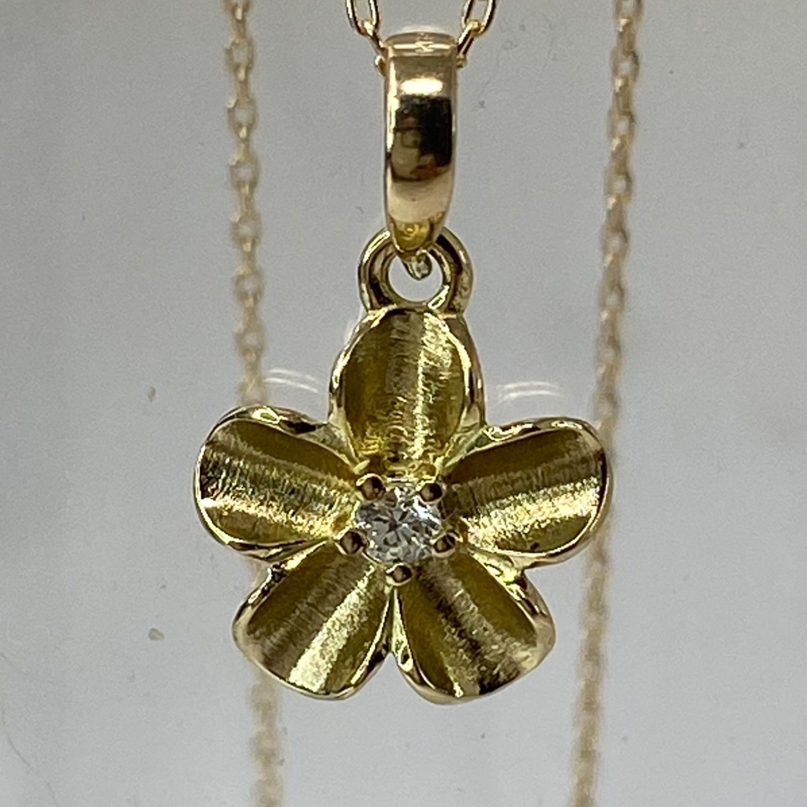 k18YG AU750 18金 天然ダイヤモンド 0.03ct 桜 ペンダントネックレス