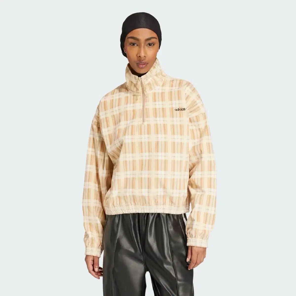 アディダス コーデュロイ ハーフジップアップ
