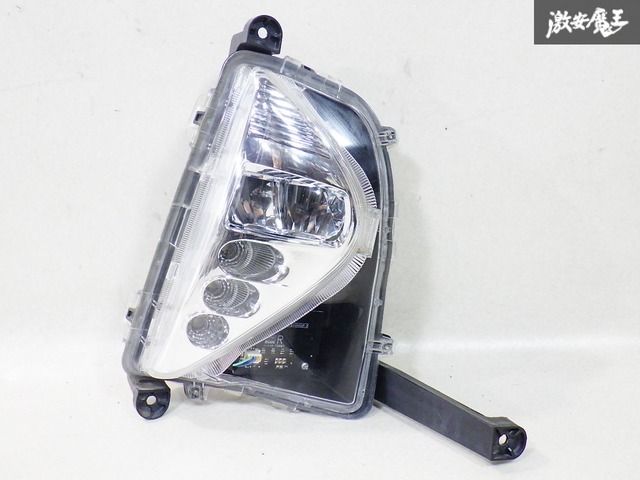 50プリウス 前期型 フォグランプ 右 KOITO 47-83 トヨタ プリウス ZVW50 前期 純正 右 LED フォグランプ KOITO47