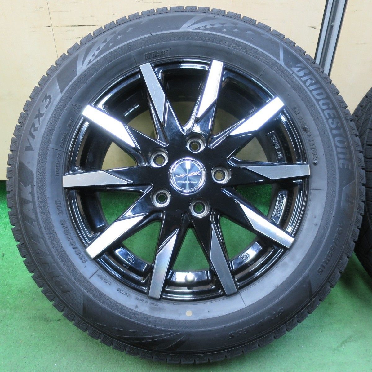 バリ溝!23年!キレイ!9.5分☆スタッドレス 195/65R15 バリ溝!23年!キレイ!9.5分☆スタッドレス 195/65R15