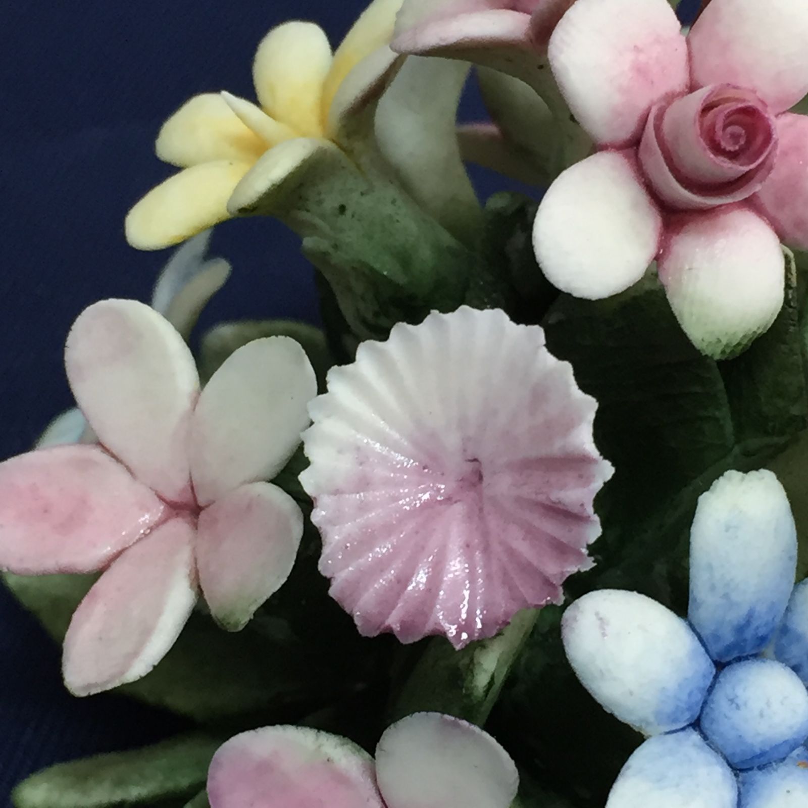 ① CAPODIMONTE カポディモンテ 陶花 イタリア製 フラワー ※カケ