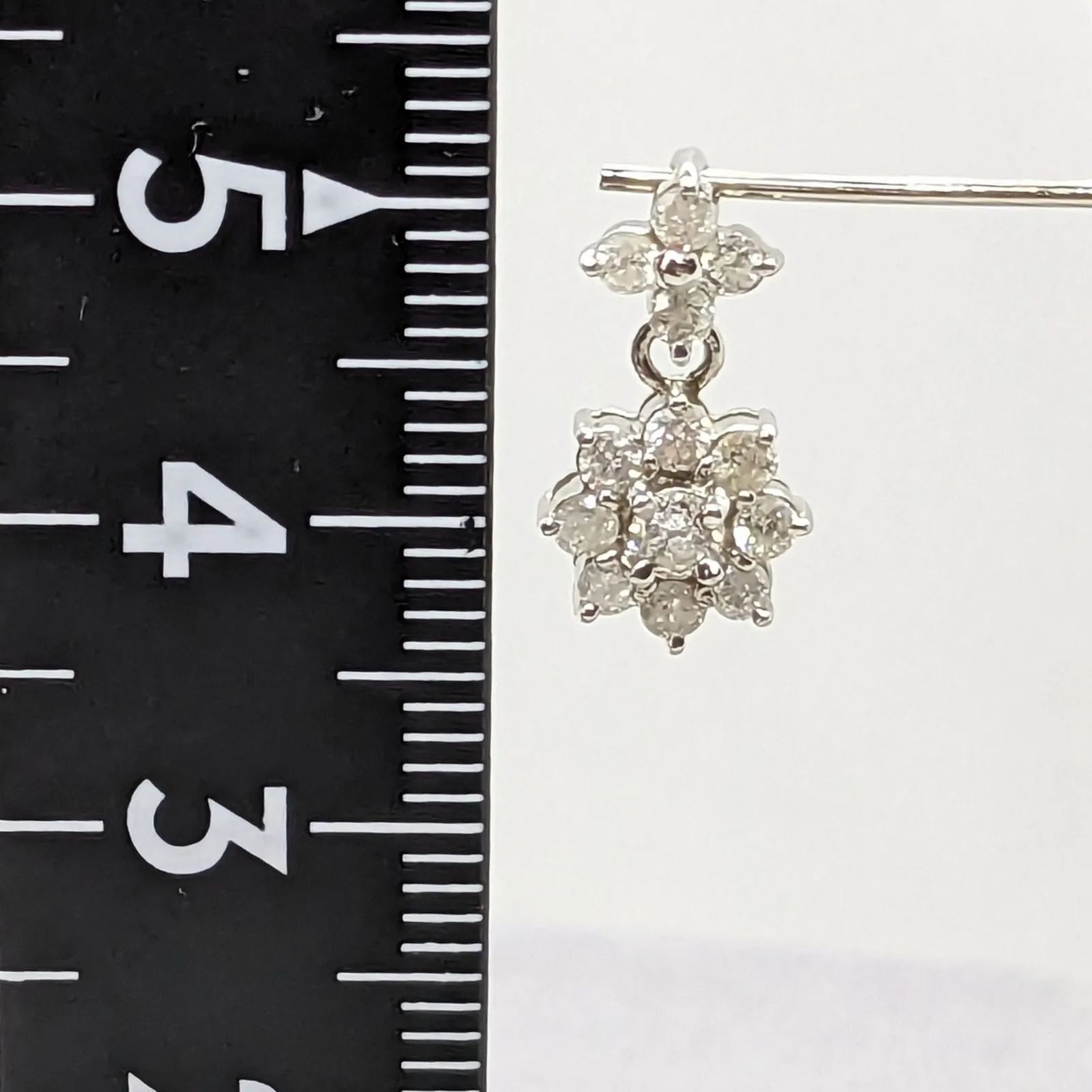 最安 美品 PT900 プラチナ D0.5ct 天然ダイヤ フラワー トップ