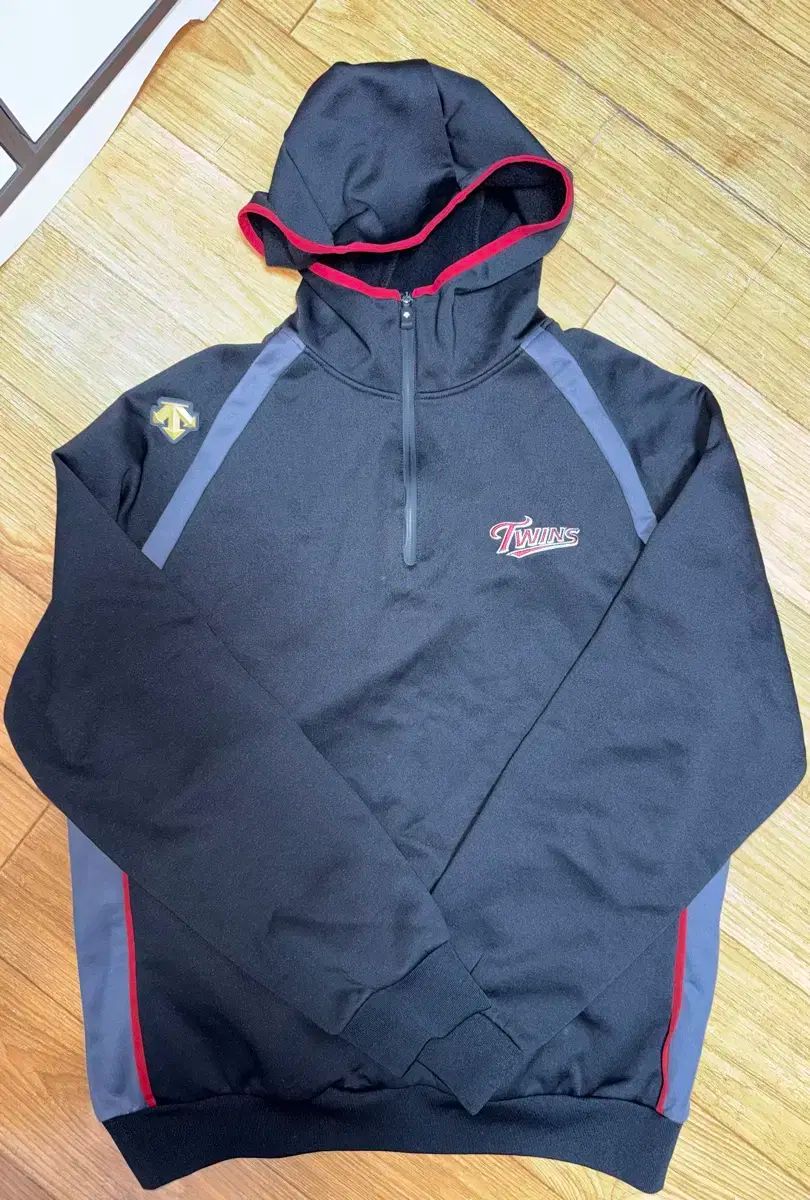 LG TWINS ツインズ アセンティック フード付き t シャツ 105