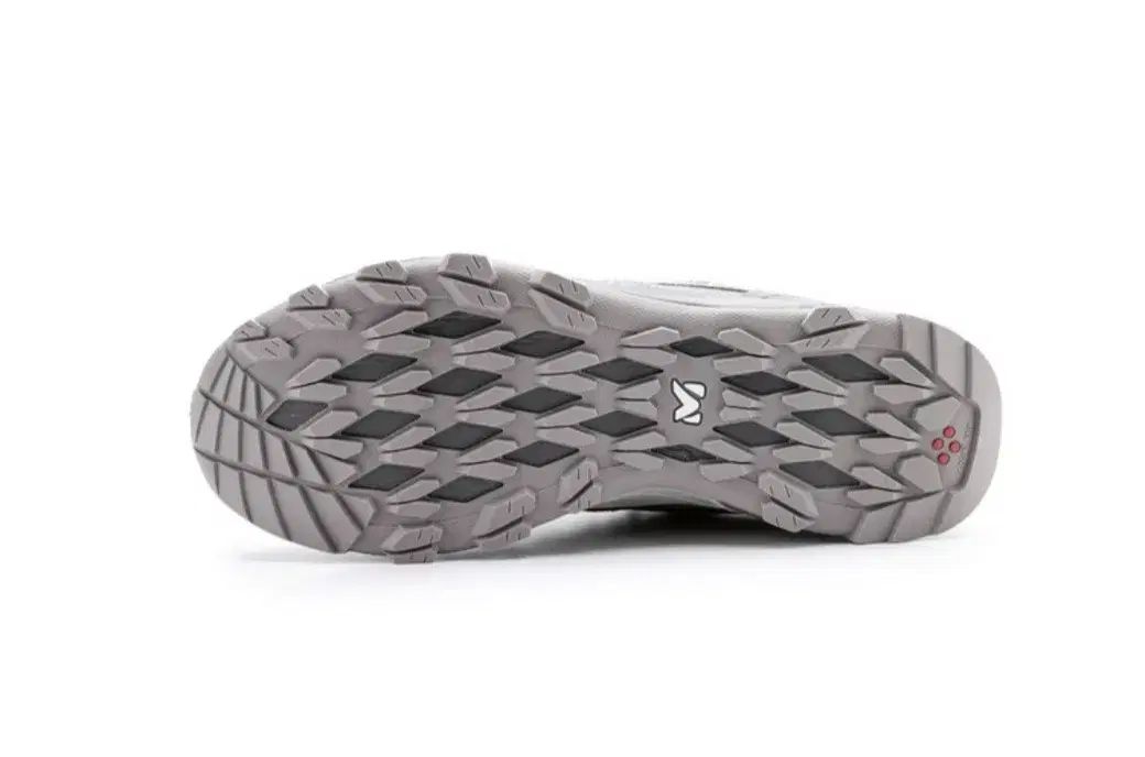 スニーカー 登山靴