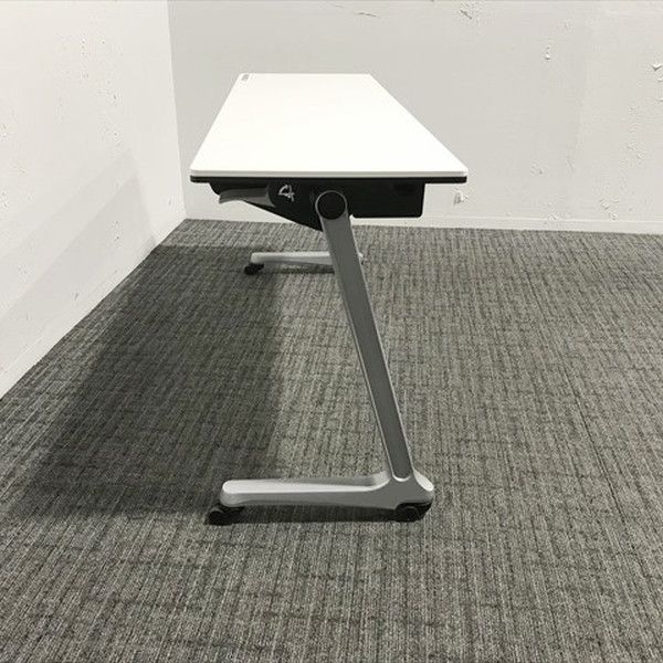 インターアクトプロ 幕板無