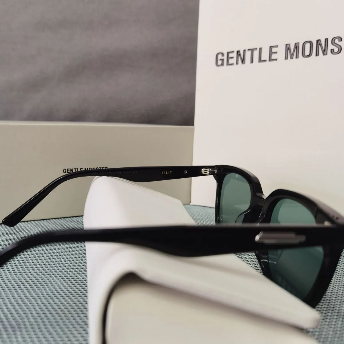 GENTLE MONSTER LILIT 01(K) グリーンです です ジェントルモンスター