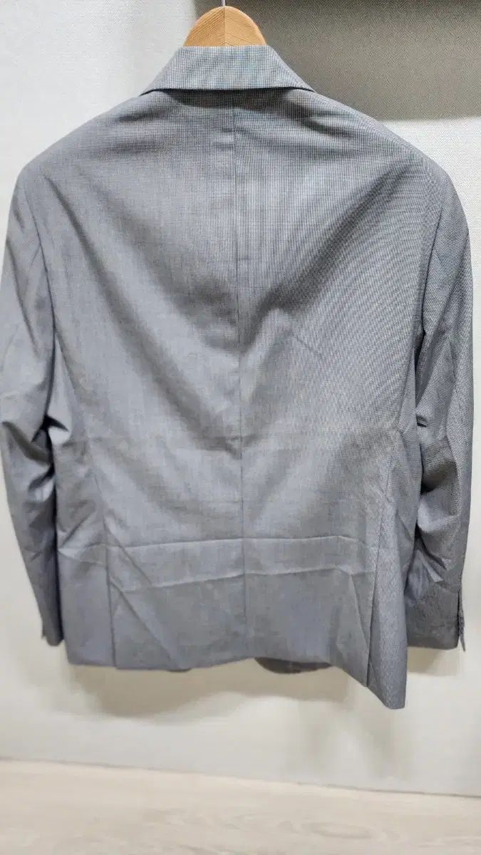 ARMANI(アルマーニ) スーツ (新しいスタイル クイックセール