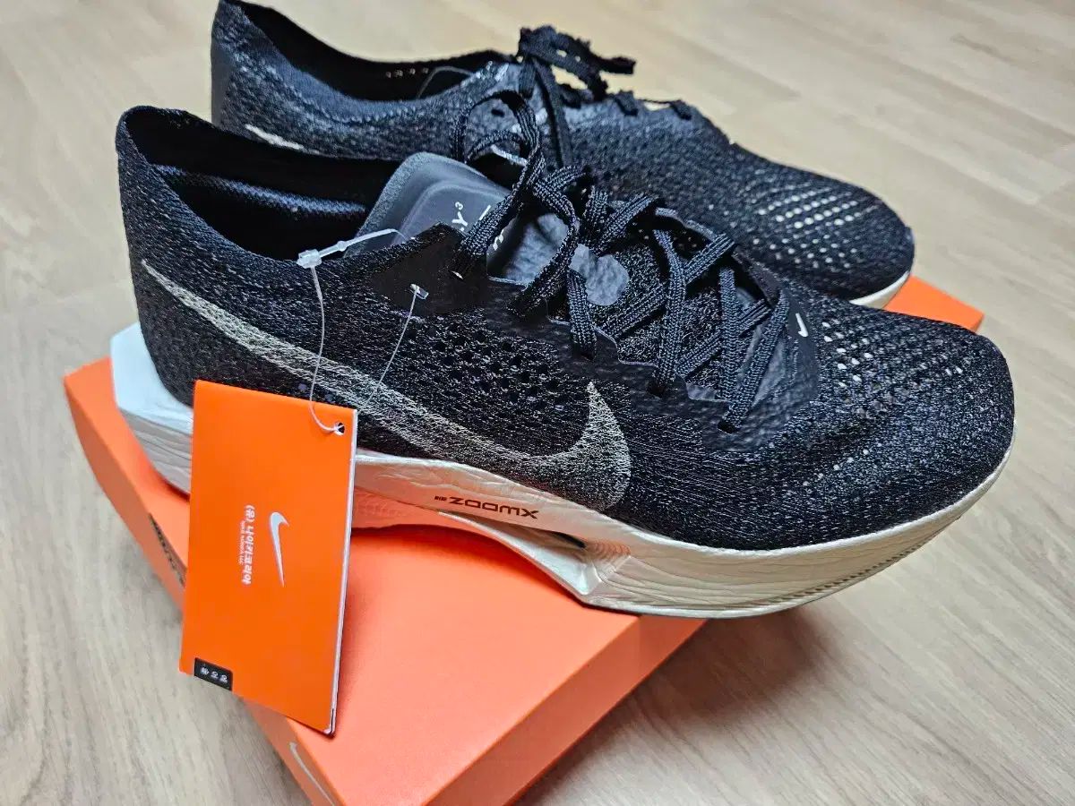 NIKE ナイキ ズーム X ヴェイパーフライ ネクスト 3 黒 メタリック ゴールド 穀物