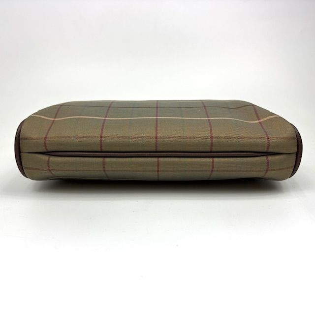 ☆美品☆ Burberry バーバリー クラッチバッグ ノバチェック
