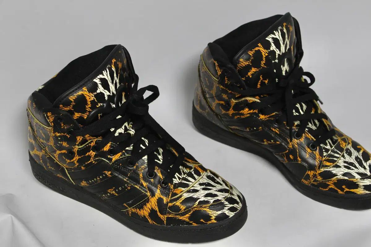 セール adidas(アディダス) ジェレミースコット ヒョウ柄 レオパード