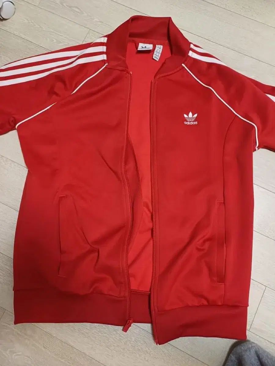 【雷市場（ポンジャン）商品韓国直送】 adidas(アディダス) 赤 ジャージ ***緊急対応***