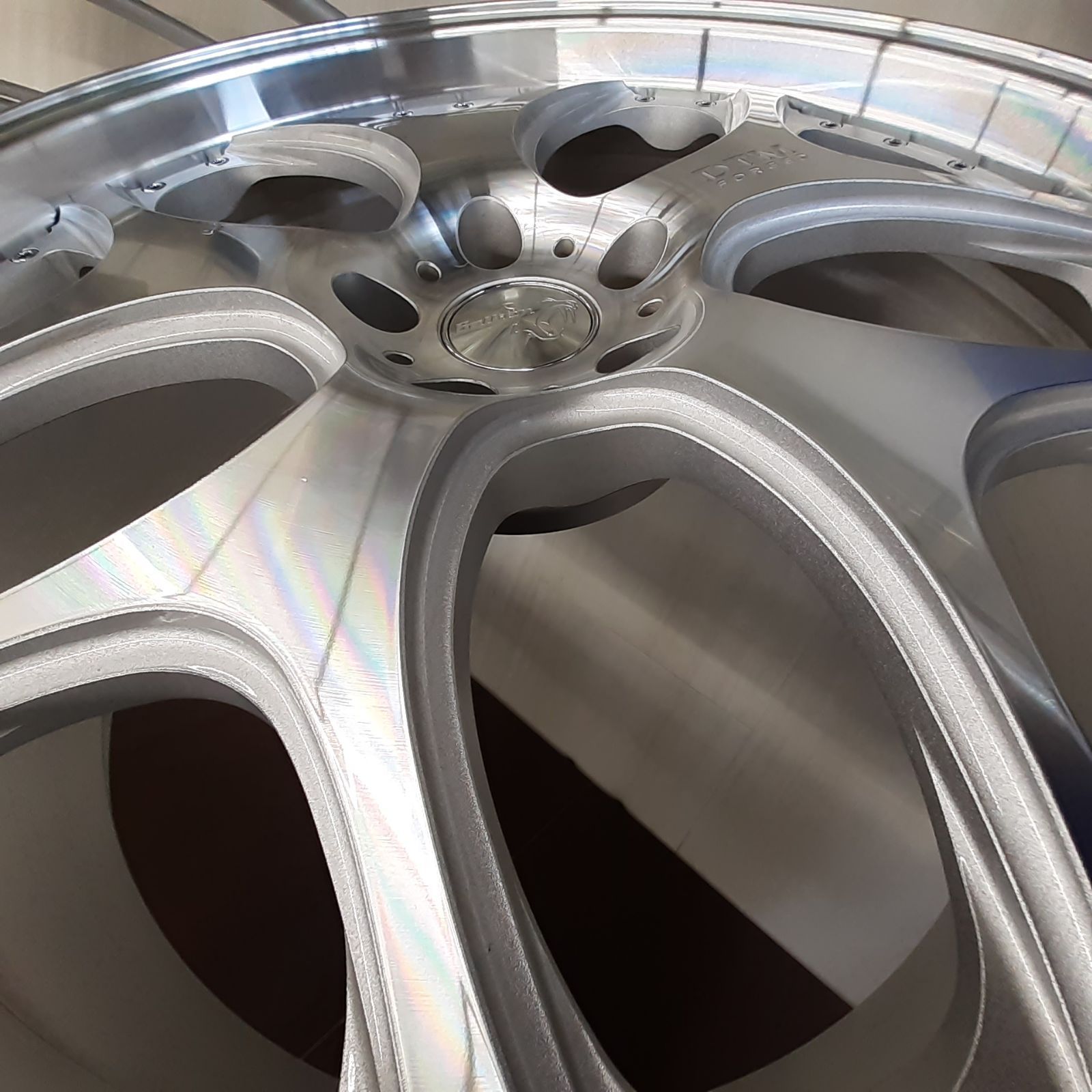 ヴァルケン DTMフォージド 鍛造 22インチ クリスタルシルバークリア 1本 - メルカリ