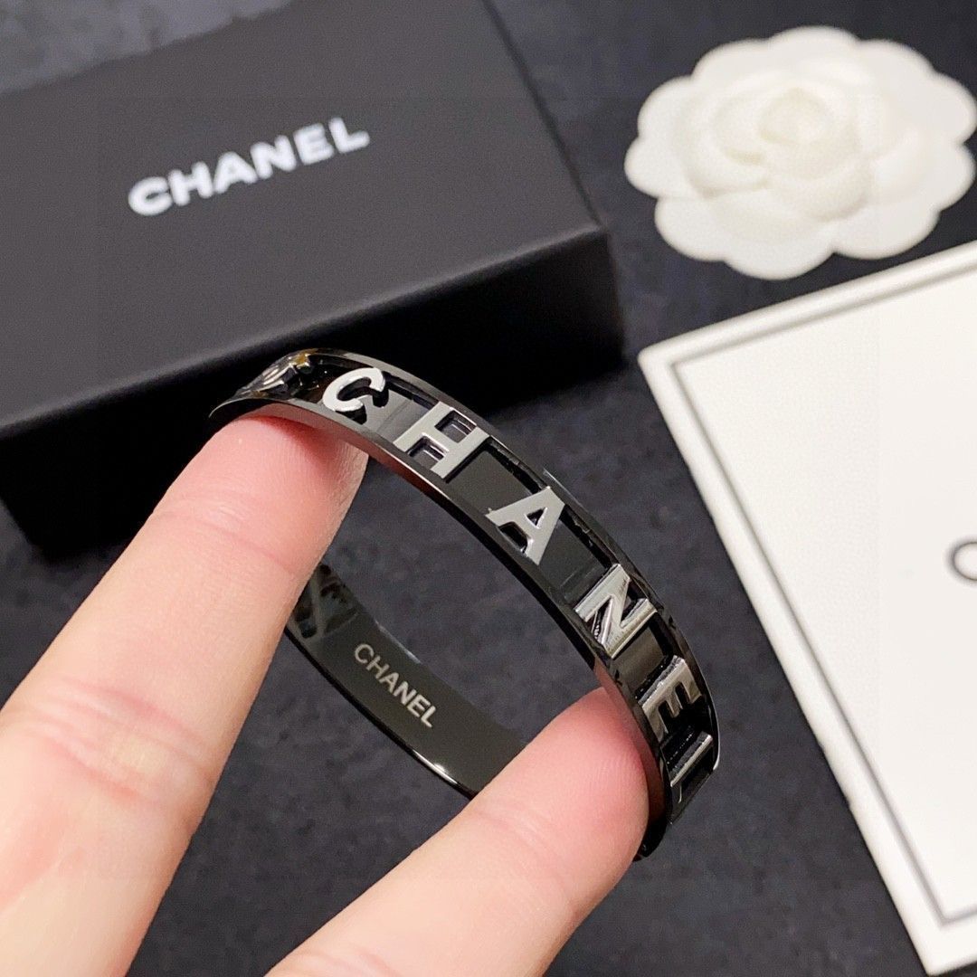 手元を格上げする逸品【CHANEL】ブラックリボンブレスレット 今日特価】Chanel シャネル カーボンブラック ブレスレット-MM