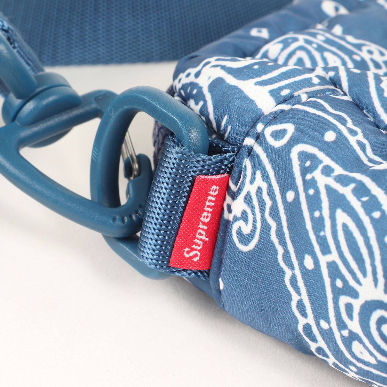 美品】Supreme シュプリーム バッグ | 22AW ペイズリー柄 パファー