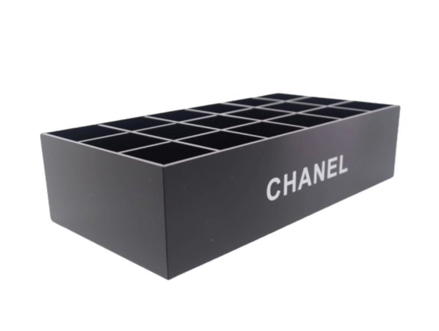 シャネル ノベルティ コスメ収納 アクリルケース 18マス 3×6 スタンド 箱付 ブラック CHANEL【New 新品】