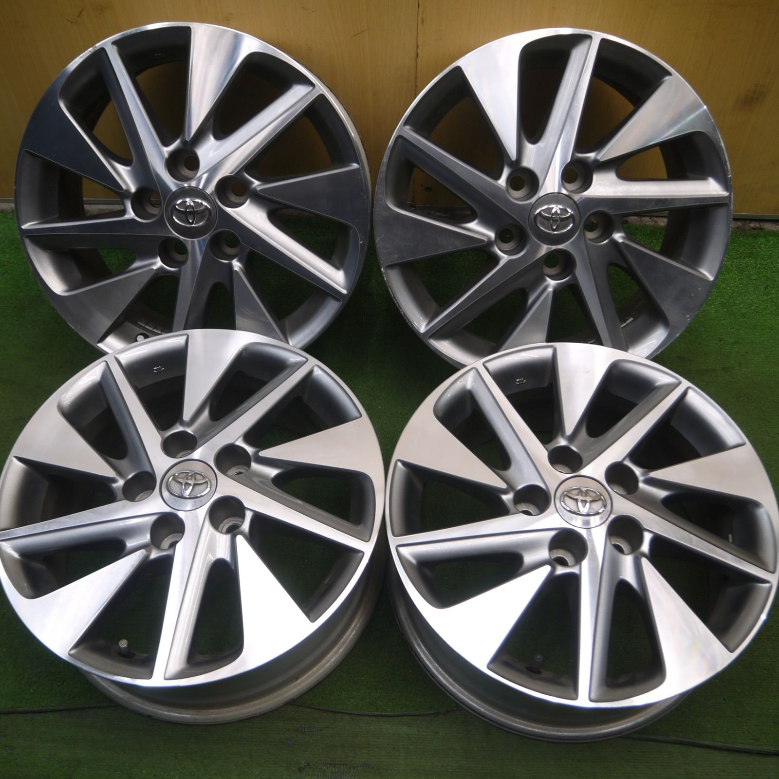 激安 中古 4本セット】 トヨタ アルファード/ヴェルファイア 20