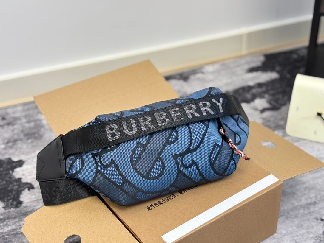 新品未使用　BURBERRY TBバッグ　バーバリー　ウエストポーチ BURBERRY □新品□未使用□ バーバリー ナイロン ウエストポーチ