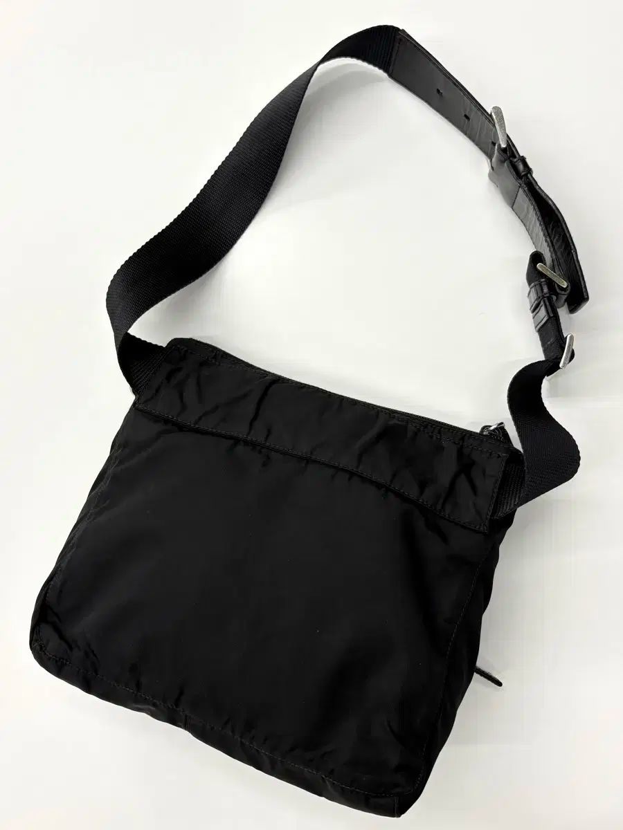 Prada PRADA(プラダ) ブラック マルチポケット ナイロン ショルダー