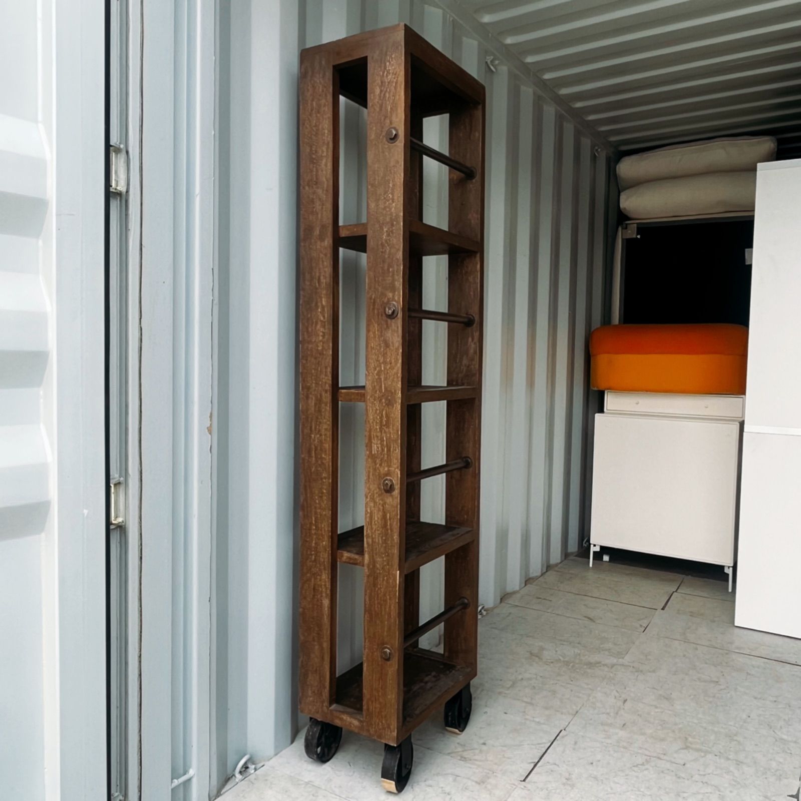 取付無料！関家具 クラッシュゲート 隙間収納 車輪付き天然木四段 
