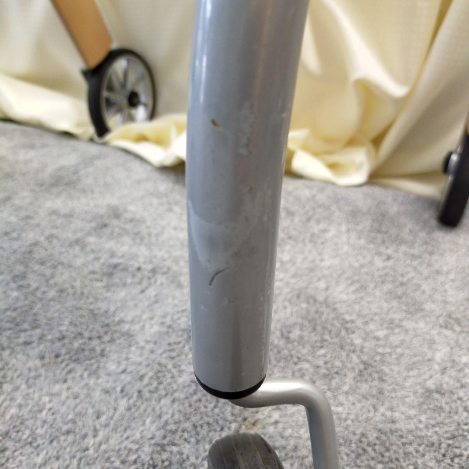 HK-4944)竹虎ヒューマンケア レッツゴー コンパクト 室内用 歩行器