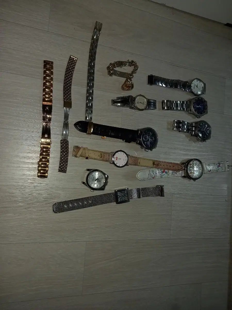 無料 時計 母音 腕時計 ブレスレット いろいろ 品種