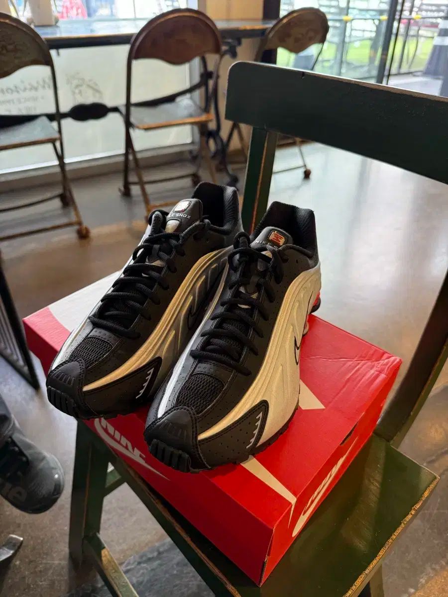 270 NIKE