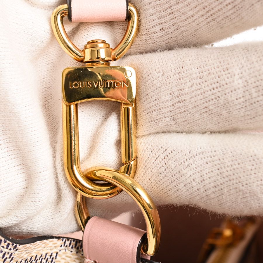 VUITTON