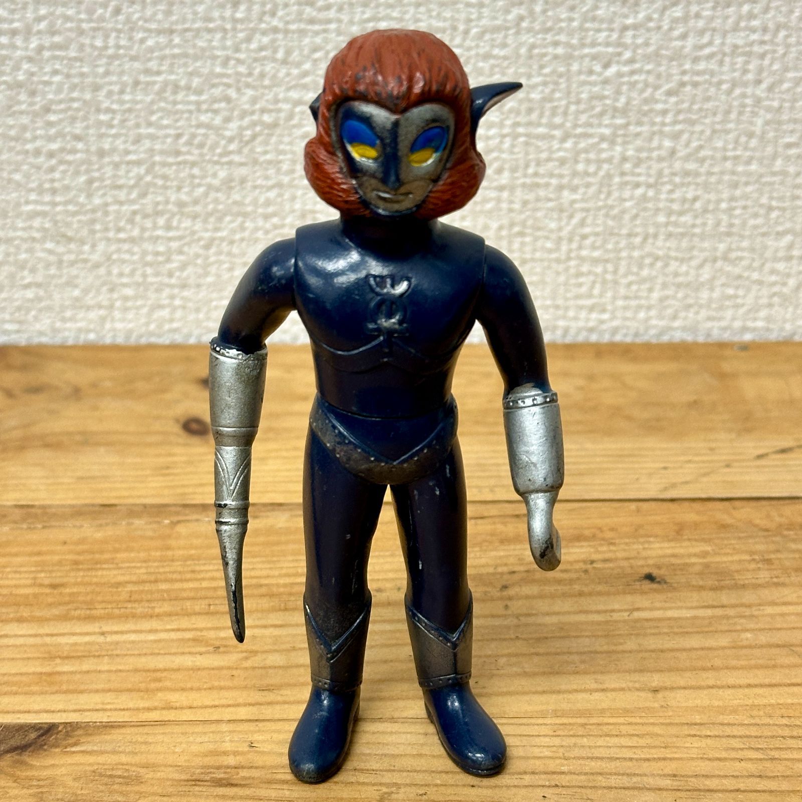 マグマ星人　ソフビ　タカトク　ウルトラマンレオ マグマ星人 ソフビ タカトク ウルトラマンレオ - メルカリ