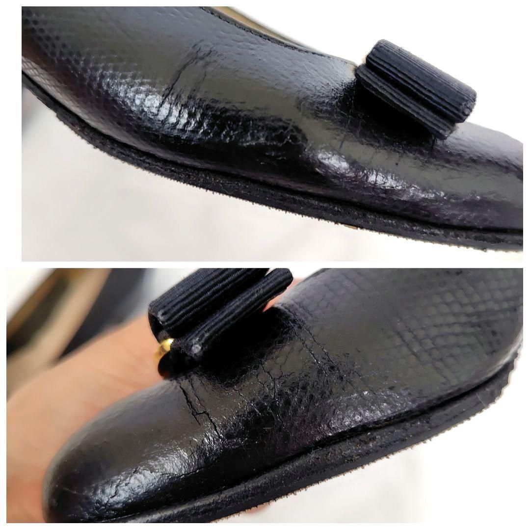 フェラガモ【Ferragamo】ヴァラ リザード型押し パンプス 紺色