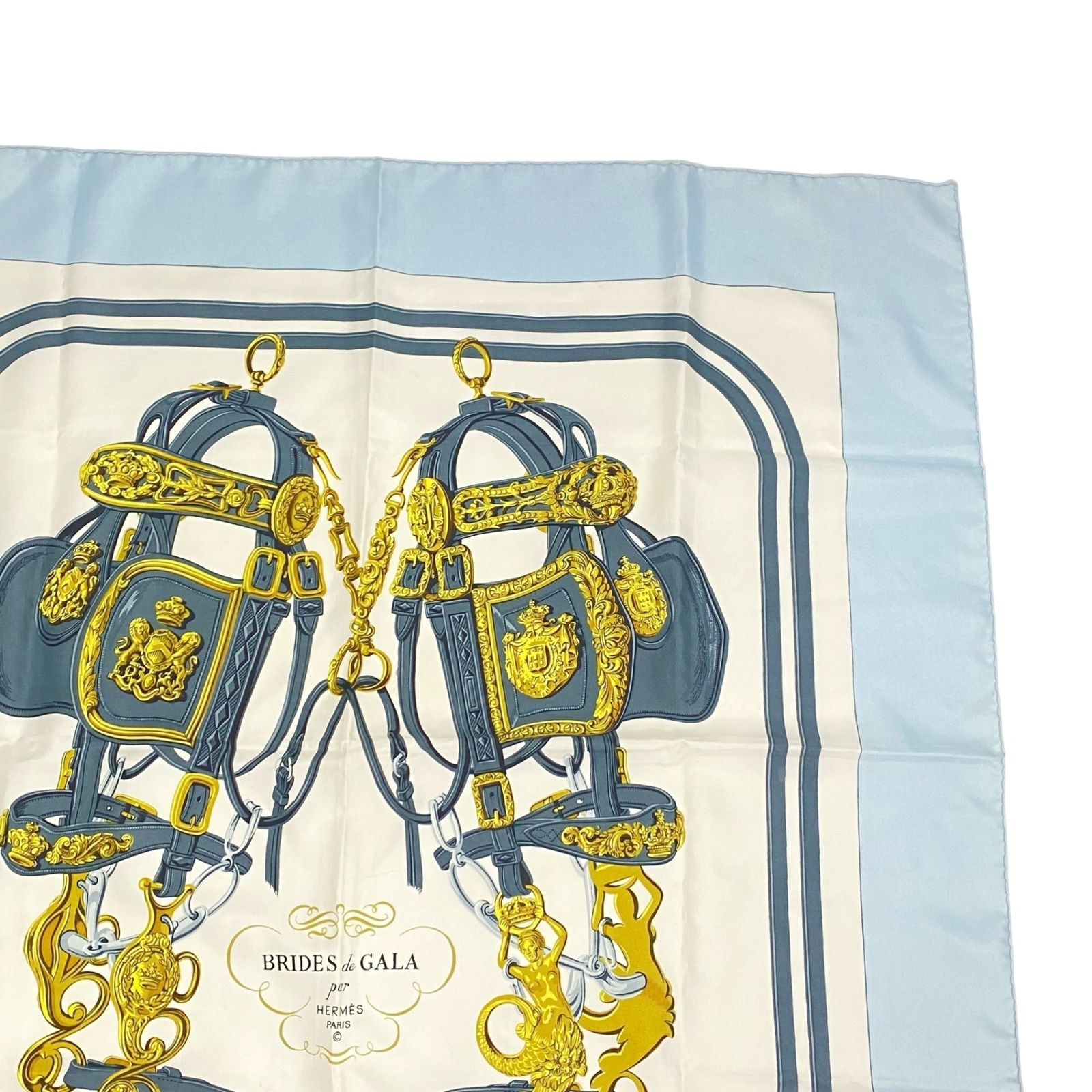 エルメス カレ90 スカーフ ブリッド・ドゥ・ガラ ペールブルー カレ 90 《ブリッド・ドゥ・ガラ・アン・フルール》 - ブルー