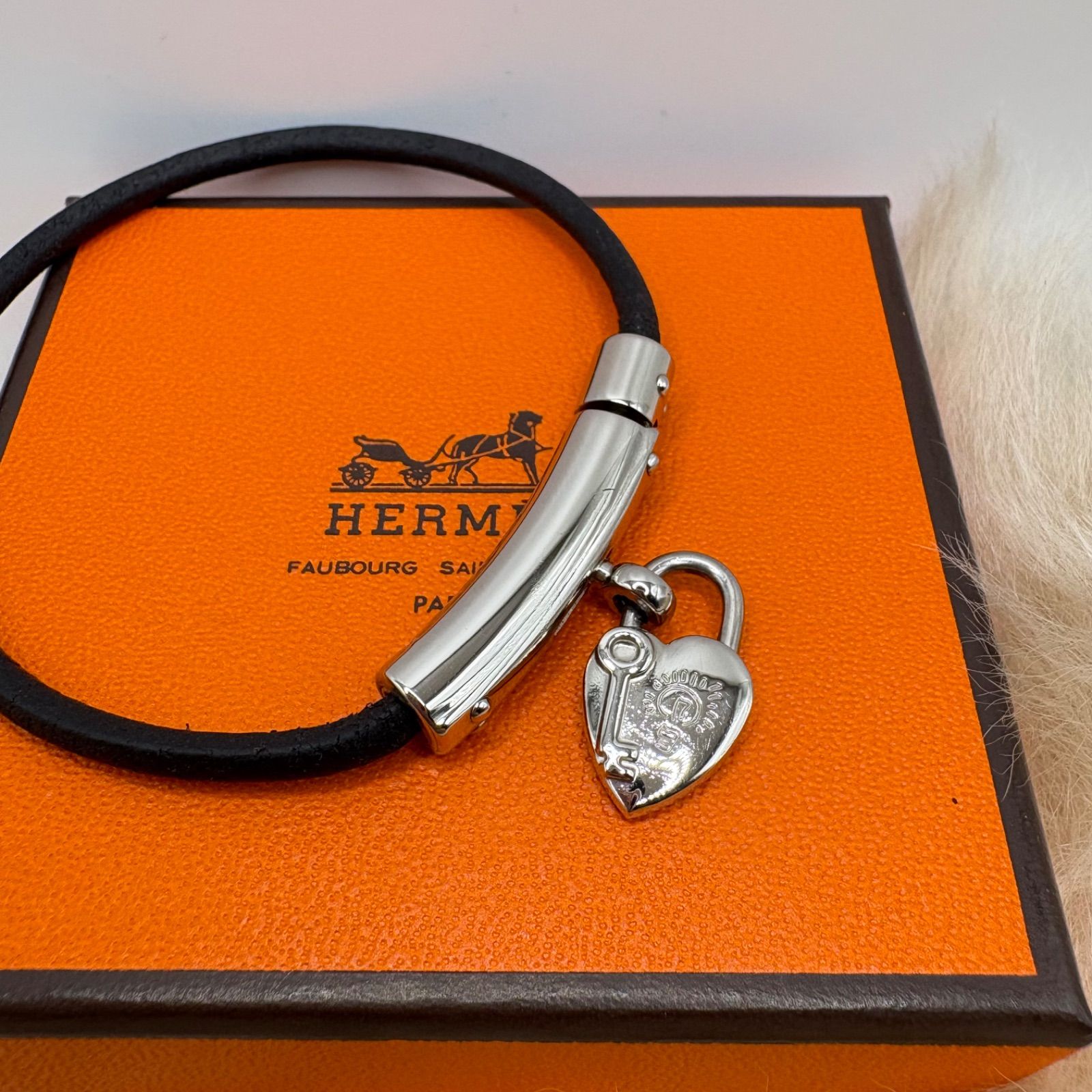 HERMES エルメス　ファンタジーハート　ブレスレット　レザー　ブレスレット HERMES エルメス ファンタジーハート ブレスレット レザー