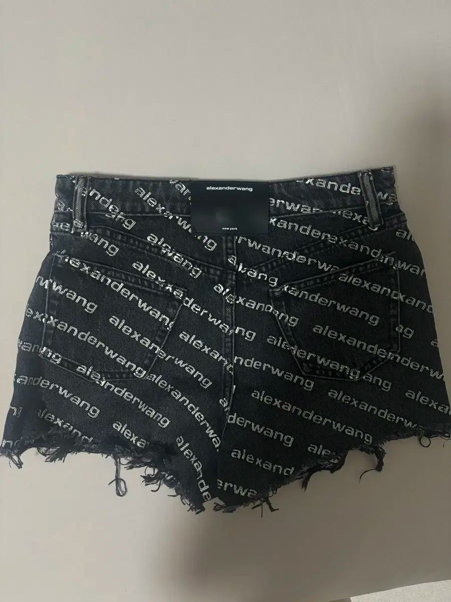 alexanderwang 黒 ショートパンツ 新品タグ付き Alexander Wang ロゴウエスト ショートパンツ | ブラック