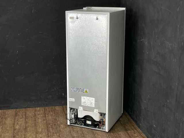 ノンフロン冷凍庫 comfee コンフィー RCU140WH1JP ホワイト 1ドア 135L 製 C 094082 23095