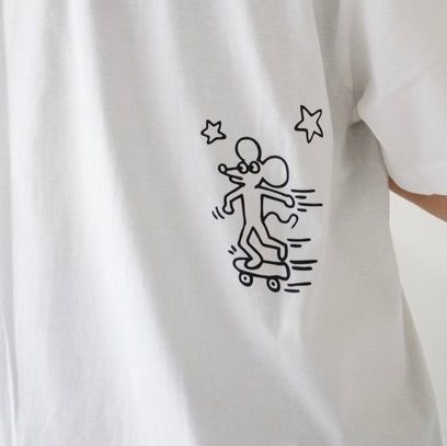 Keith Haring / キースヘリング アート プリント Tシャツ ( Holding