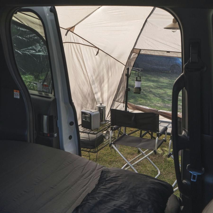 キャンプや車中泊が捗るカーサイドスタイル