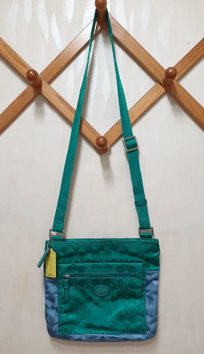 COACH コーチ ナイロンクロスボディバッグ
