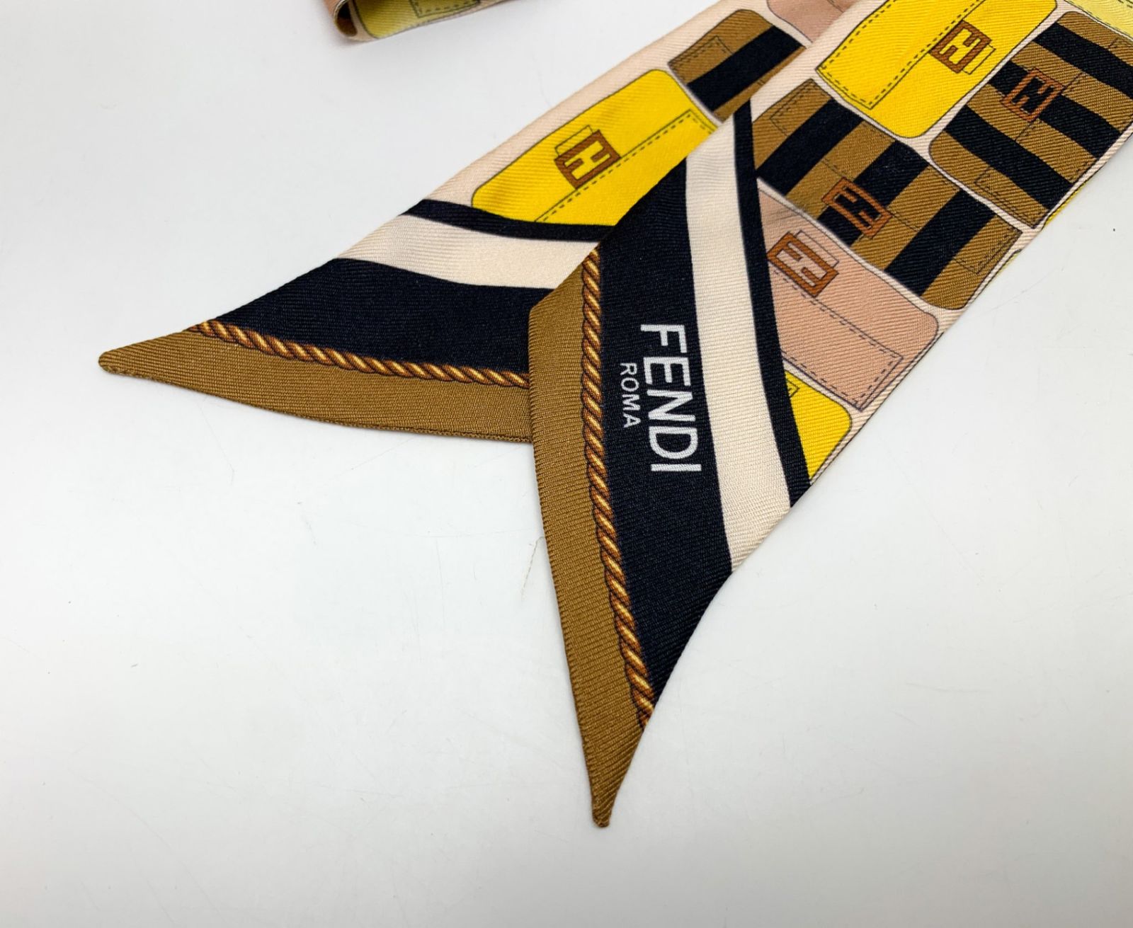 FENDI フェンディ ラッピー マルチカラーシルク バンドゥ スカーフ 黄