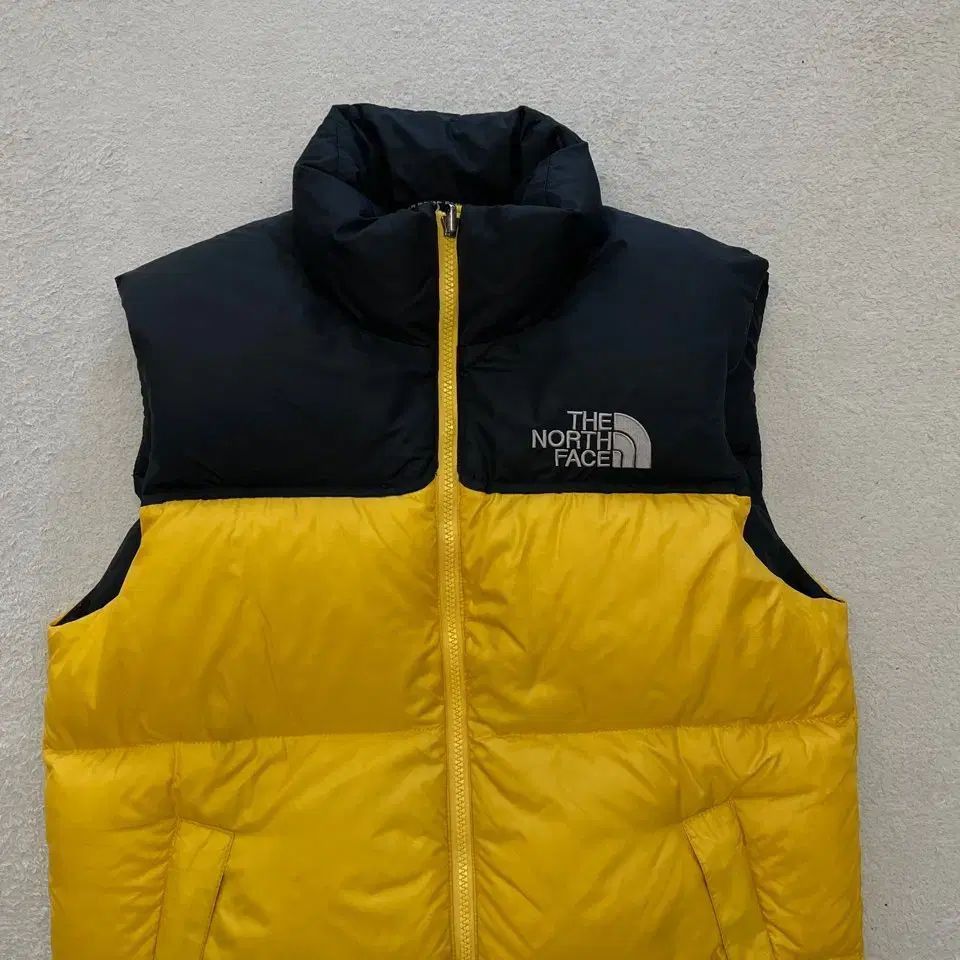 THE NORTH FACE ダウンベスト　黄色 700 THE NORTH FACE イエロー ヌプシ ダウンベスト S 700フィル
