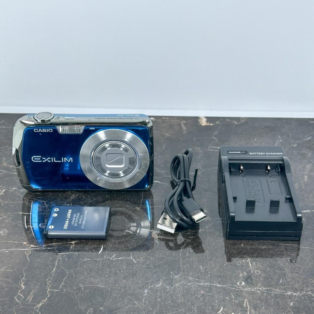 ブルー コンパクトデジタルカメラ