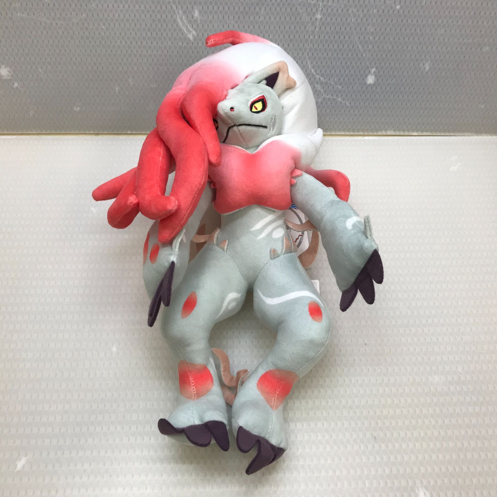 飾磨店】ポケモンセンター限定 ヒスイゾロアーク ぬいぐるみ