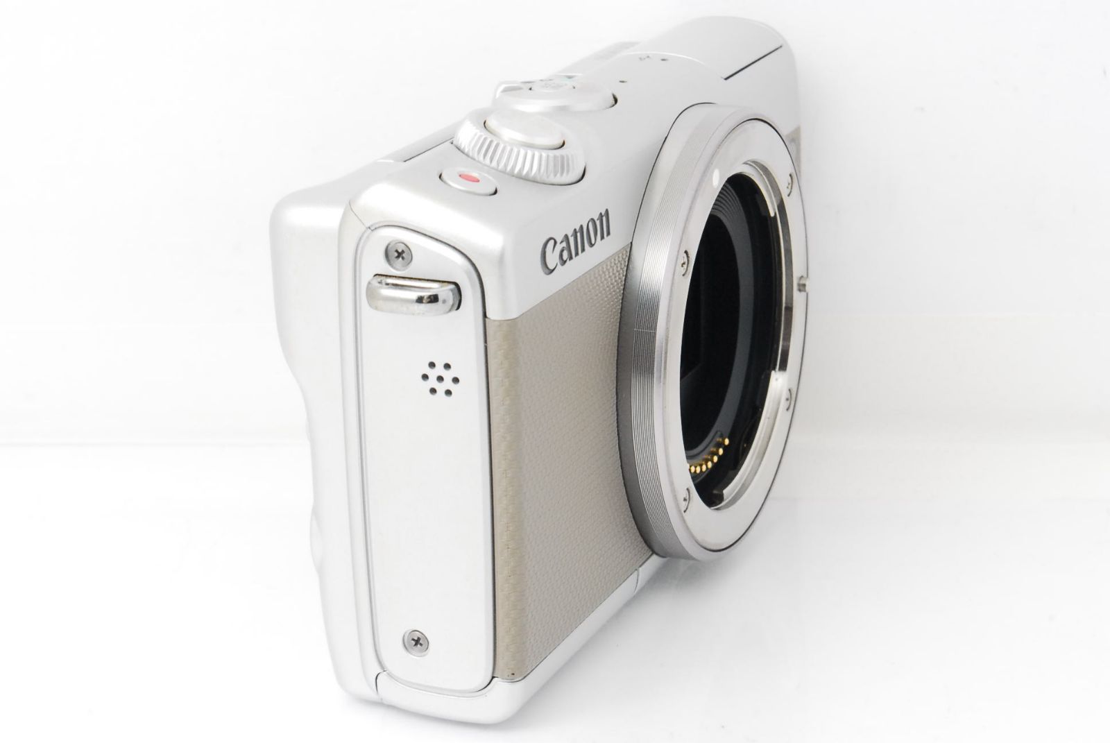 ❤️極美品✨コンパクト・オシャレ・ハイクオリティ★キヤノン EOS M100❤️ ❤️コンパクト・オシャレ・ハイクオリティカメラ☆キヤノン EOS M100