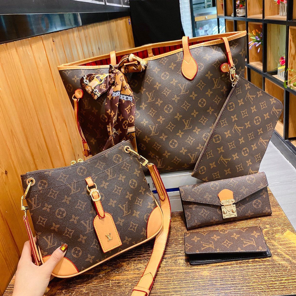 ⭐️美品⭐️ルイヴィトン LOUIS VUITTON 3点セット 大容量トートバッグ ショルダーバッグ ハンドバッグ 長財布 - メルカリ