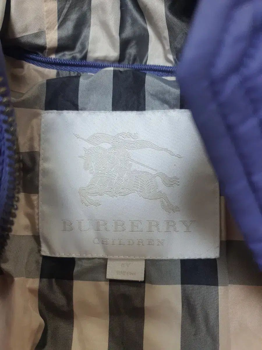 4Y Burberry Kids(バーバリーキッズ) 軽量 ダウン Burberry ワンピース