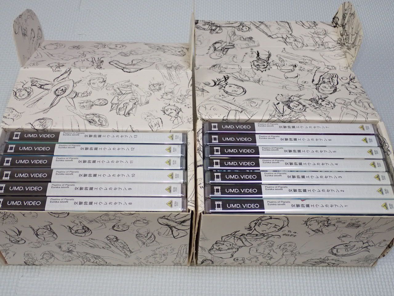 PSP☆交響詩篇 エウレカセブン 全13巻セット UMD VIDEO 収納ケース付
