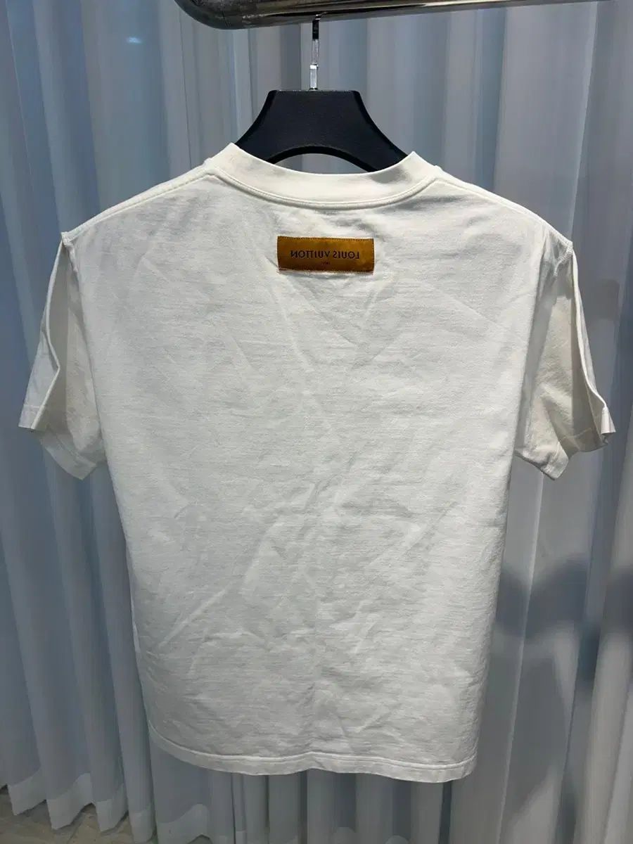 LOUIS VUITTON エンボス半袖シャツ ホワイト