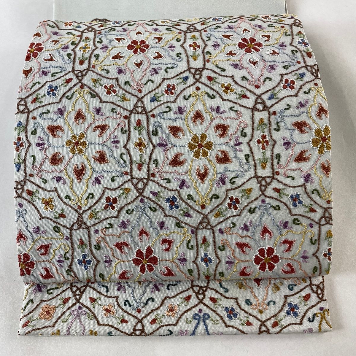 ★ホワイトブルーの美しい刺繍帯‼️蓮子の花　唐草　相良刺繍　六通柄袋帯　正絹 ◇【最終値下げ!!】404my12◇夏帯 総手刺繍 相良刺繍 銀金糸